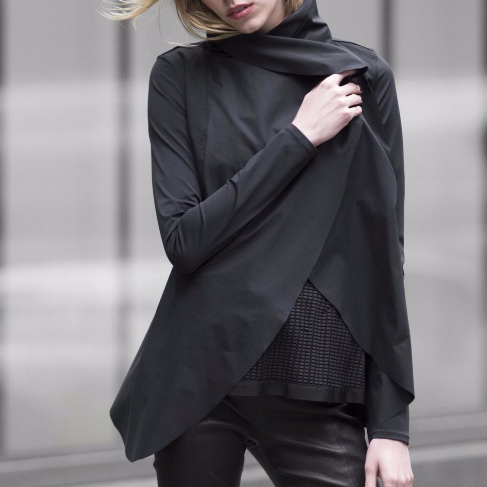Karolina Zmarlak | Hydra Techno Jacket - Picture 1 of 4